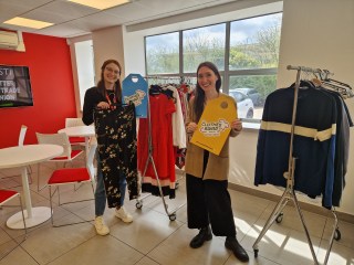 second hand clothes sale